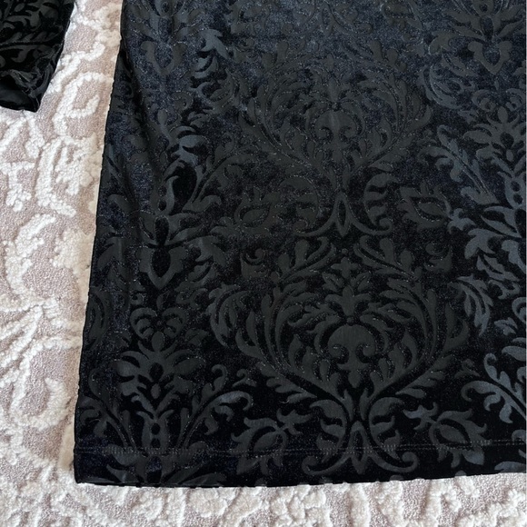 NWT Eci Ny Velvet Bell Sleeve Dress - Picture 9 of 13